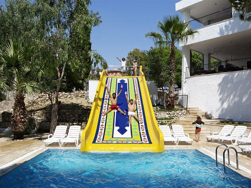 Hotel Larissa Club 3*